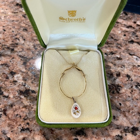 Flower Charm Necklace - Picture 3 of 4